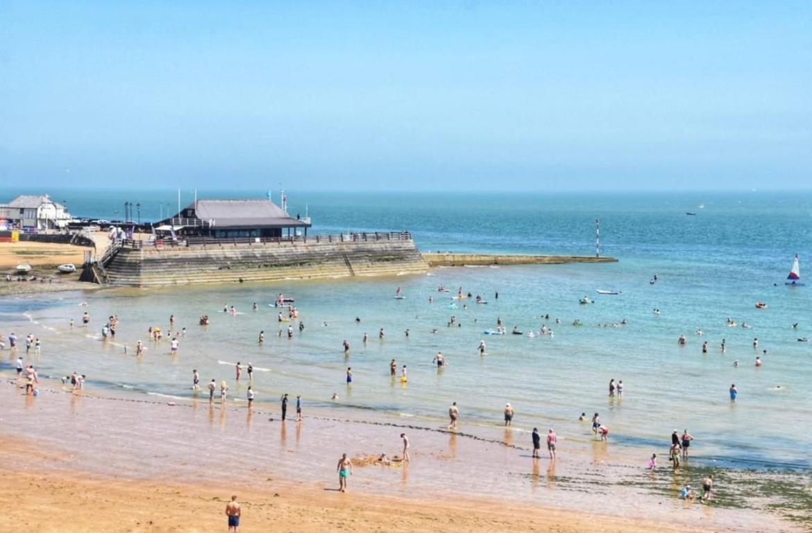 Central, Seaview Apartment, 3 Beds, 2 Baths, Kid & Dog Friendly At The Lookout Broadstairs Zewnętrze zdjęcie