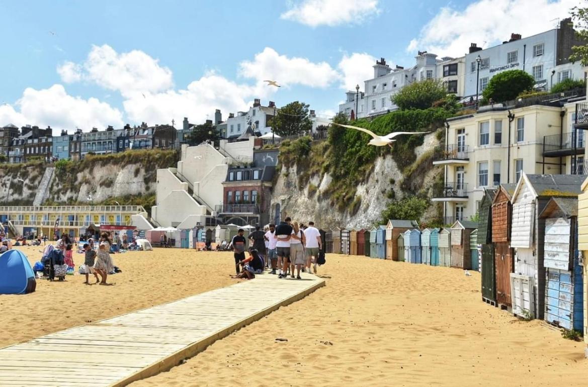 Central, Seaview Apartment, 3 Beds, 2 Baths, Kid & Dog Friendly At The Lookout Broadstairs Zewnętrze zdjęcie