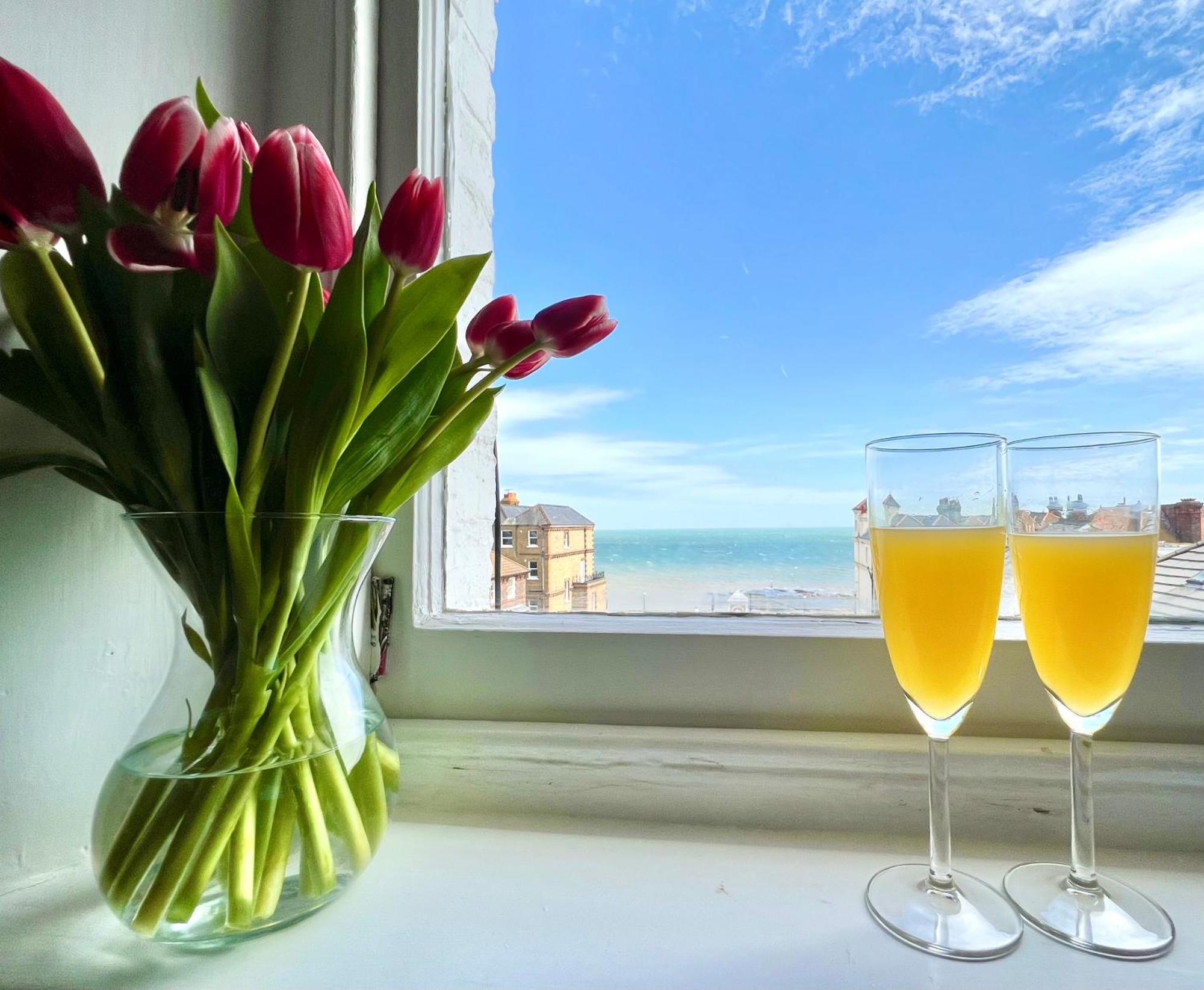 Central, Seaview Apartment, 3 Beds, 2 Baths, Kid & Dog Friendly At The Lookout Broadstairs Zewnętrze zdjęcie