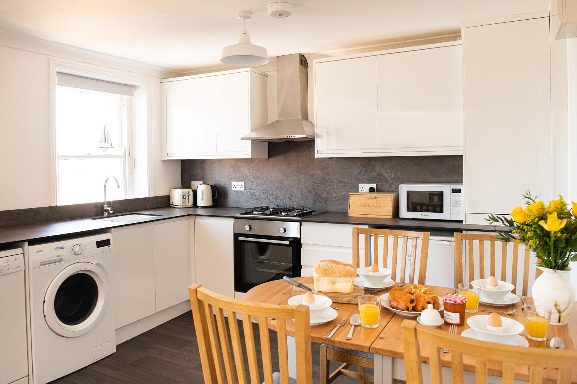 Central, Seaview Apartment, 3 Beds, 2 Baths, Kid & Dog Friendly At The Lookout Broadstairs Zewnętrze zdjęcie