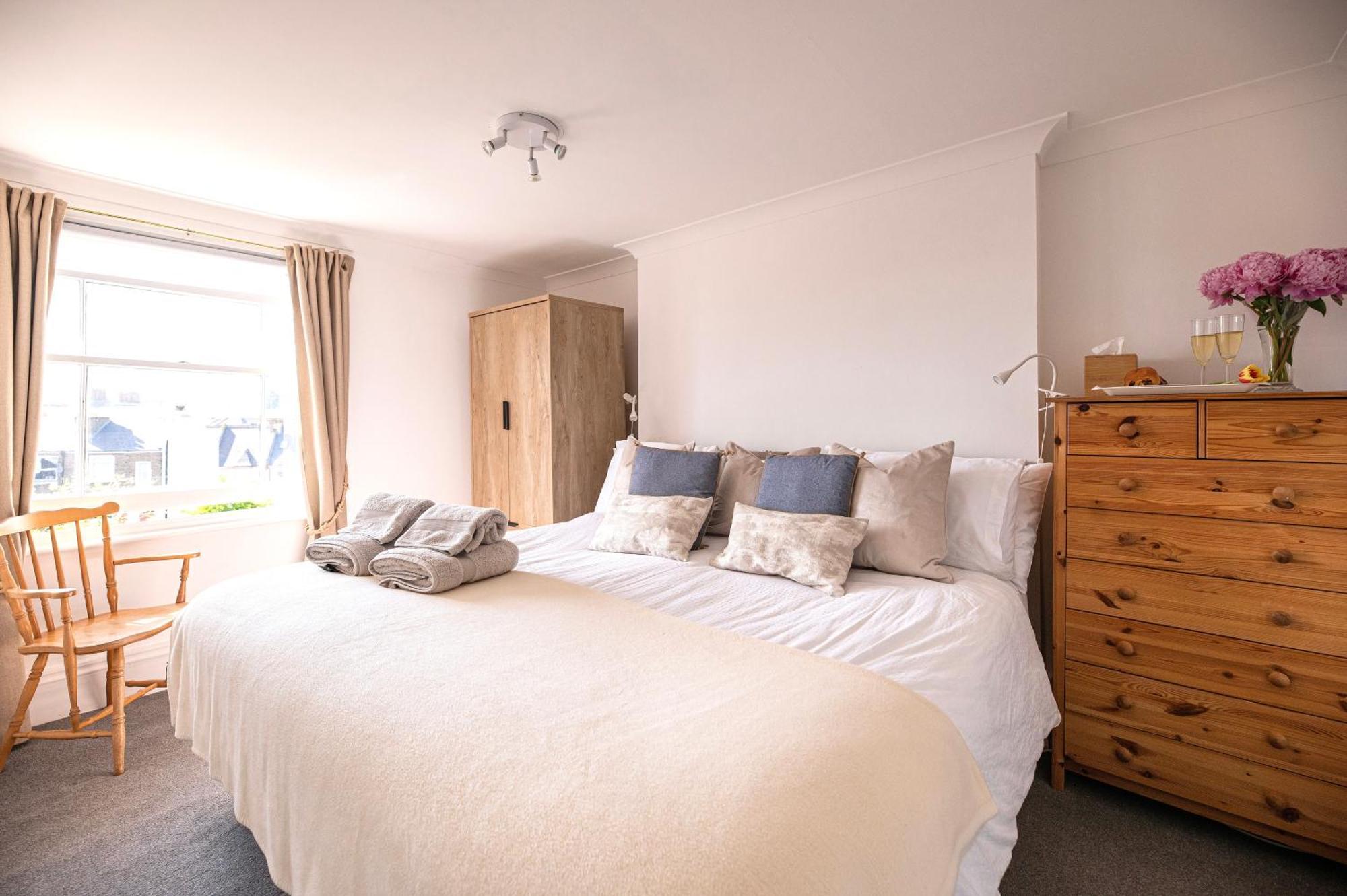 Central, Seaview Apartment, 3 Beds, 2 Baths, Kid & Dog Friendly At The Lookout Broadstairs Zewnętrze zdjęcie